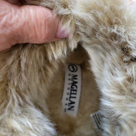 Magellan Chelsea Slip On Botties 7. Tan Suede Slippers with Faux Fur Lining - Picture 4 of 14